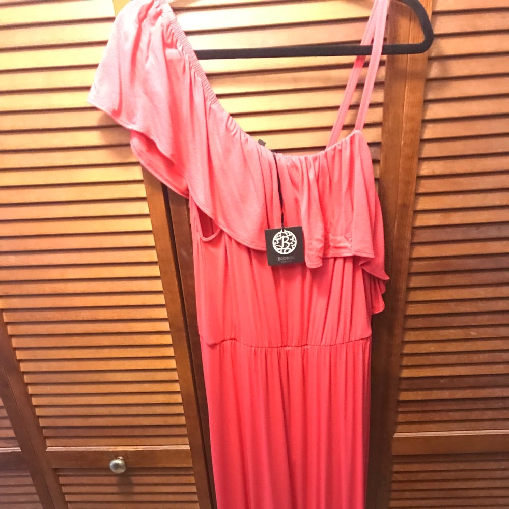 Maxi cold-shoulder dress